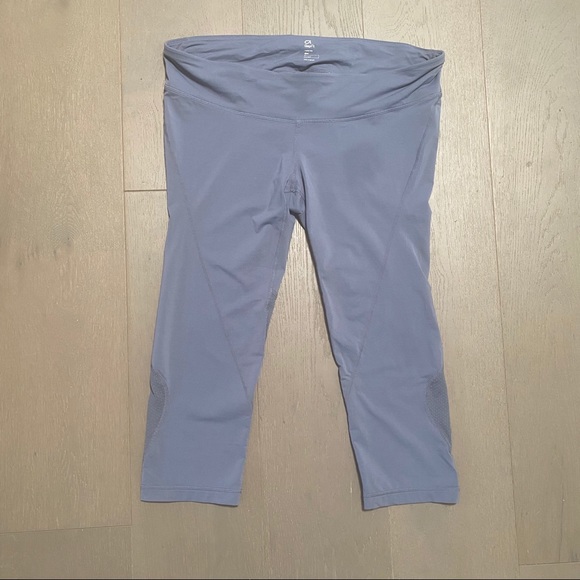 GapFit Maternity Athletic Capri Pants in Charcoal - Picture 1 of 7